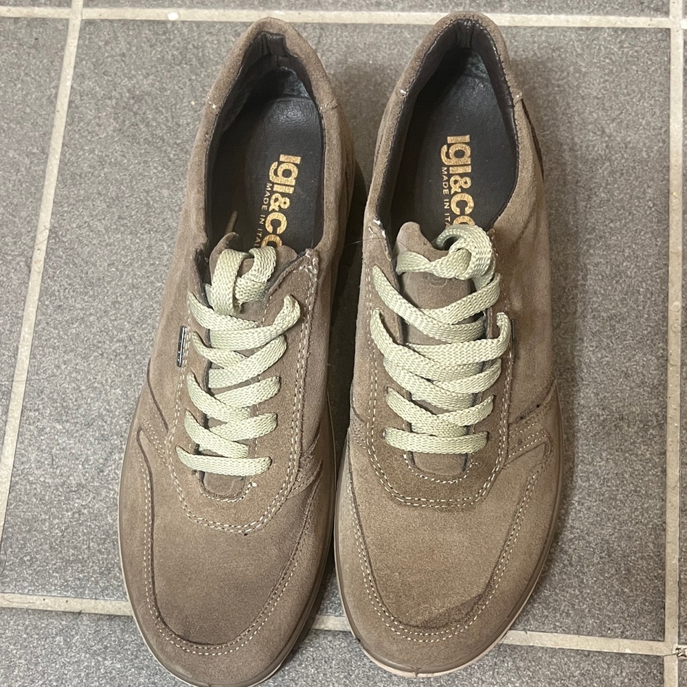 Igi&co suede sneakers women’s size 7.5 EU 38 brown beige
